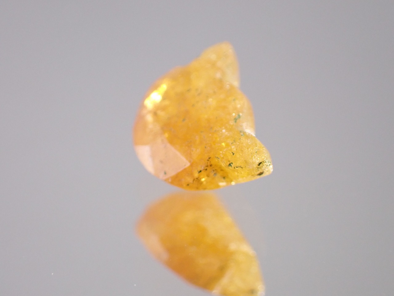 イエローアベンチュリン（猫カット）　1.47ct　[C13‐548]