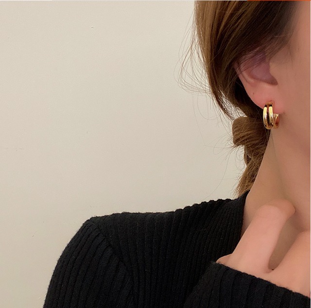 ダブルリングピアス