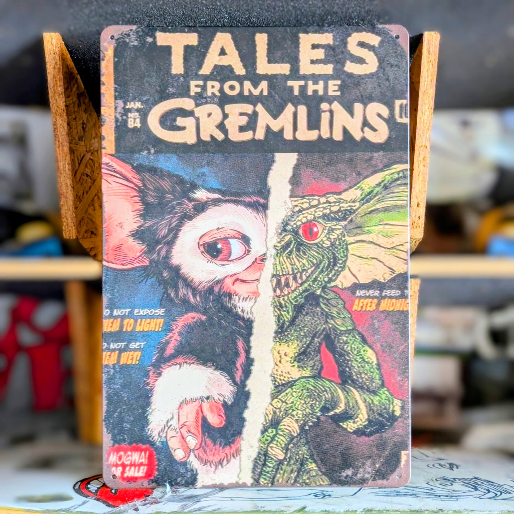 ♧送料無料!ちょうどいいブリキ看板【 Gremlins ( グレムリン ) )】ギズモ&ストライプ / METAL SIGN / メタルサイン / ブリキ看板 / サインボード / ビンテージ加工 〚アメリカン雑貨 アメトイ〛