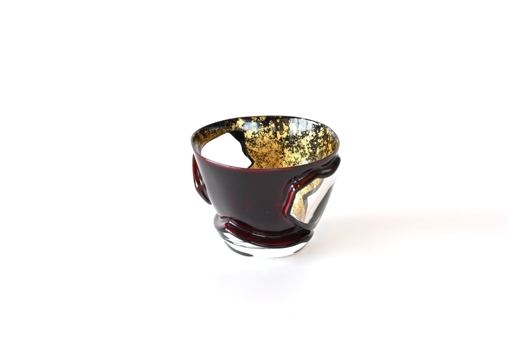 漆とガラスの酒器 ぐい呑み｜薄さ1mmの飲み口 包-TsuTsuMu- 刻×潤