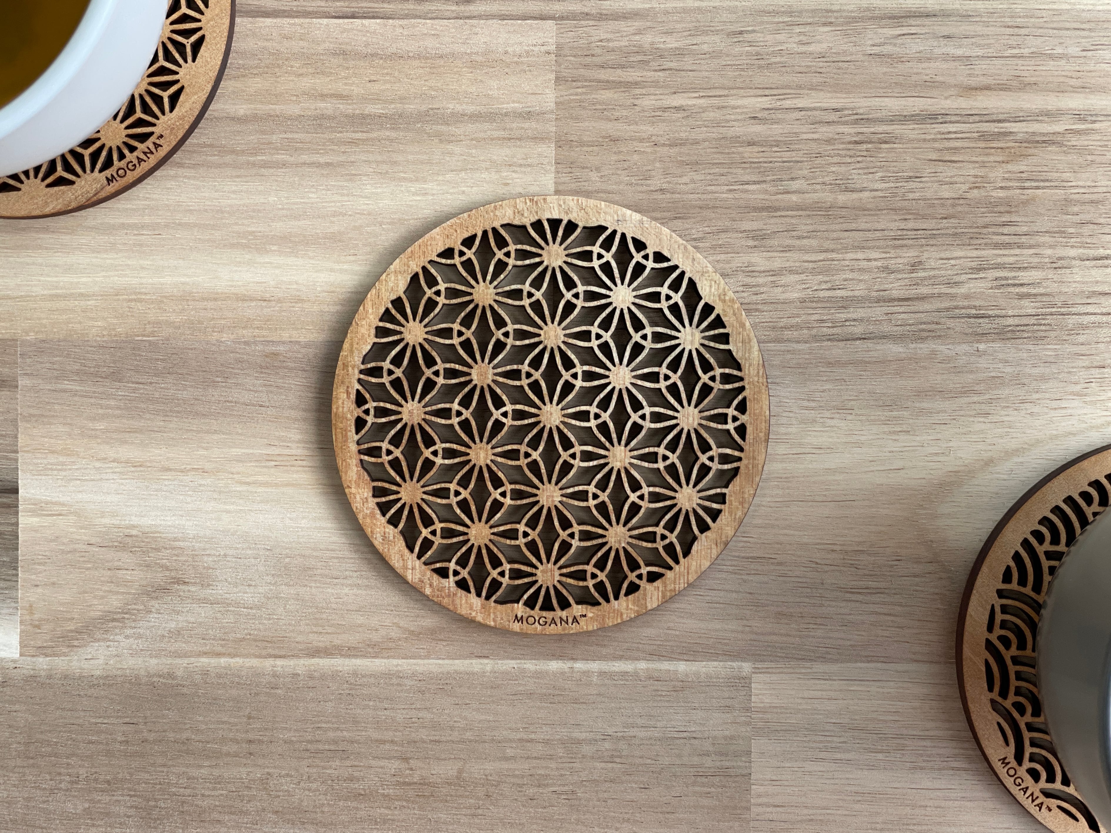 輪違い麻の葉（わちがいあさのは）】天然木和柄コースター | MOGANA™️