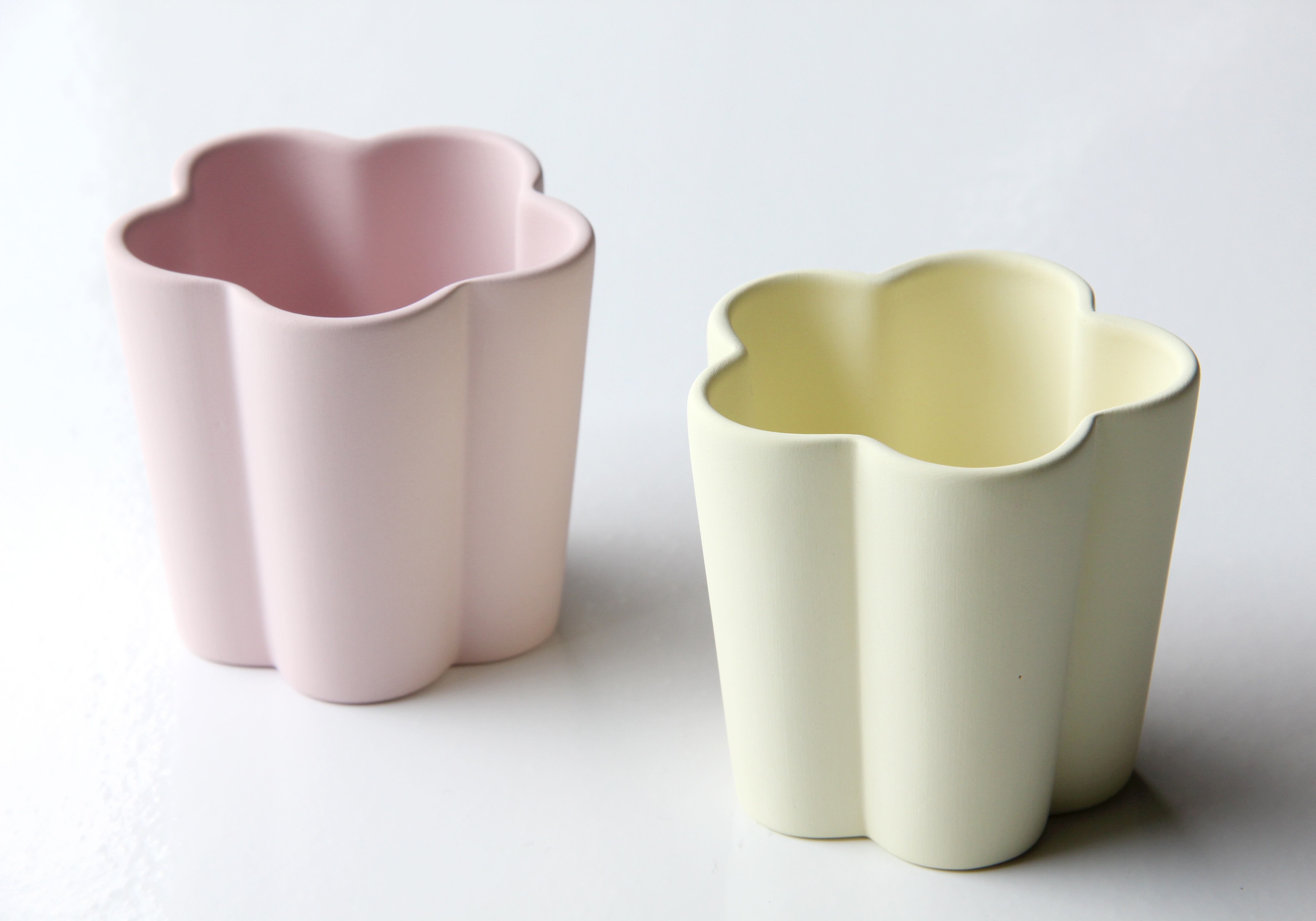 歯ブラシ立て：フラワーピンク・・・スウセラ（sucera） | 丸健製陶