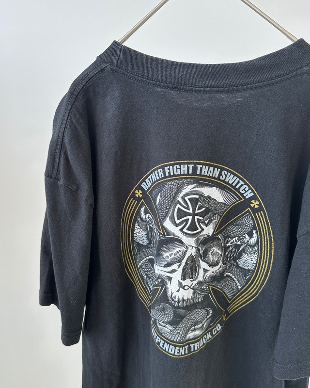 -Independent- Vintage 90s Print T-Shirt