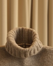 WV × Cassandra Harada / Knit Turtle Neck Bib Light Beige