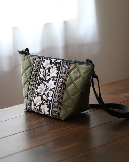 キルティングショルダーバッグ  01（khaki）