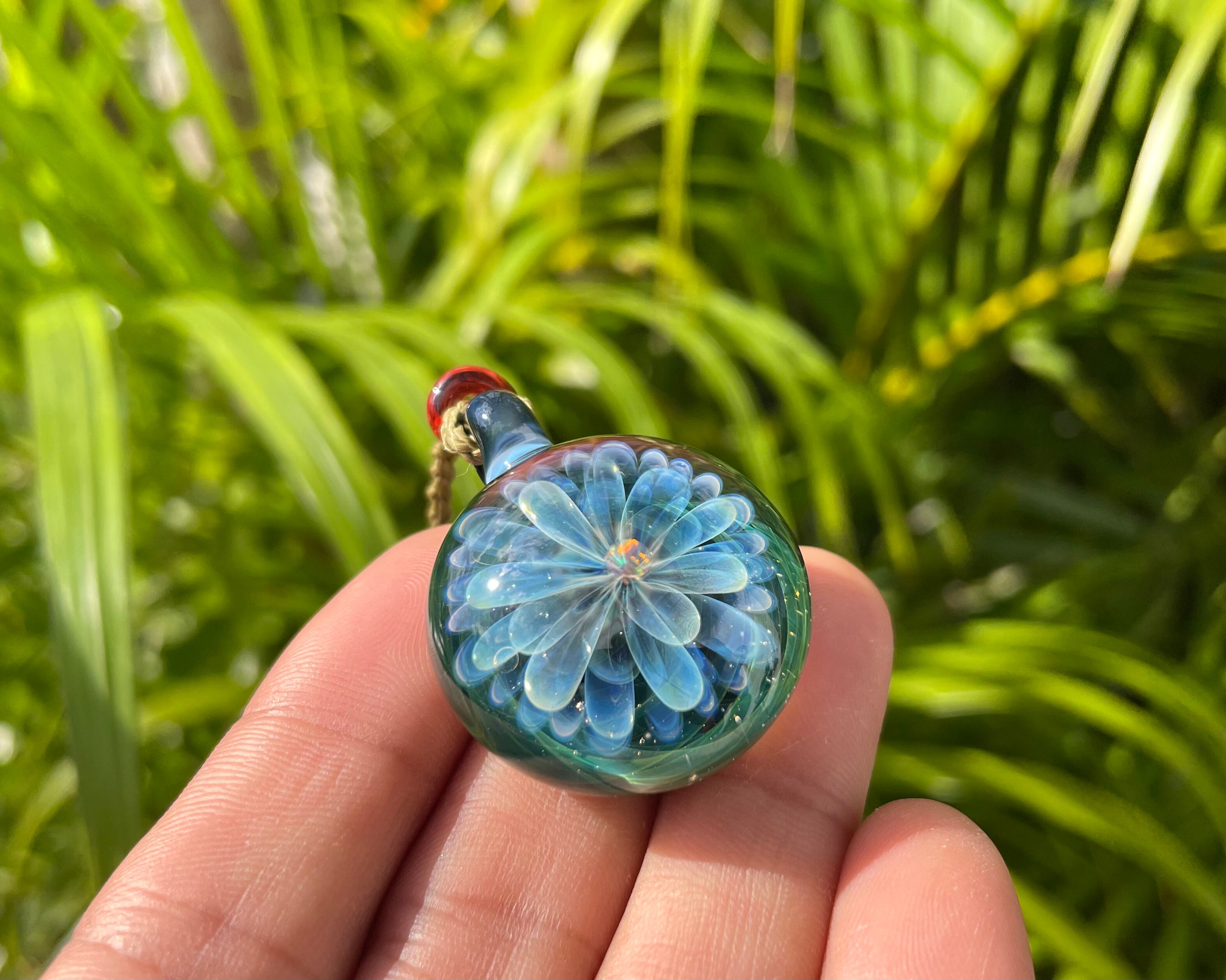Blooming In Space 宇宙に咲く花 Guruguruglass