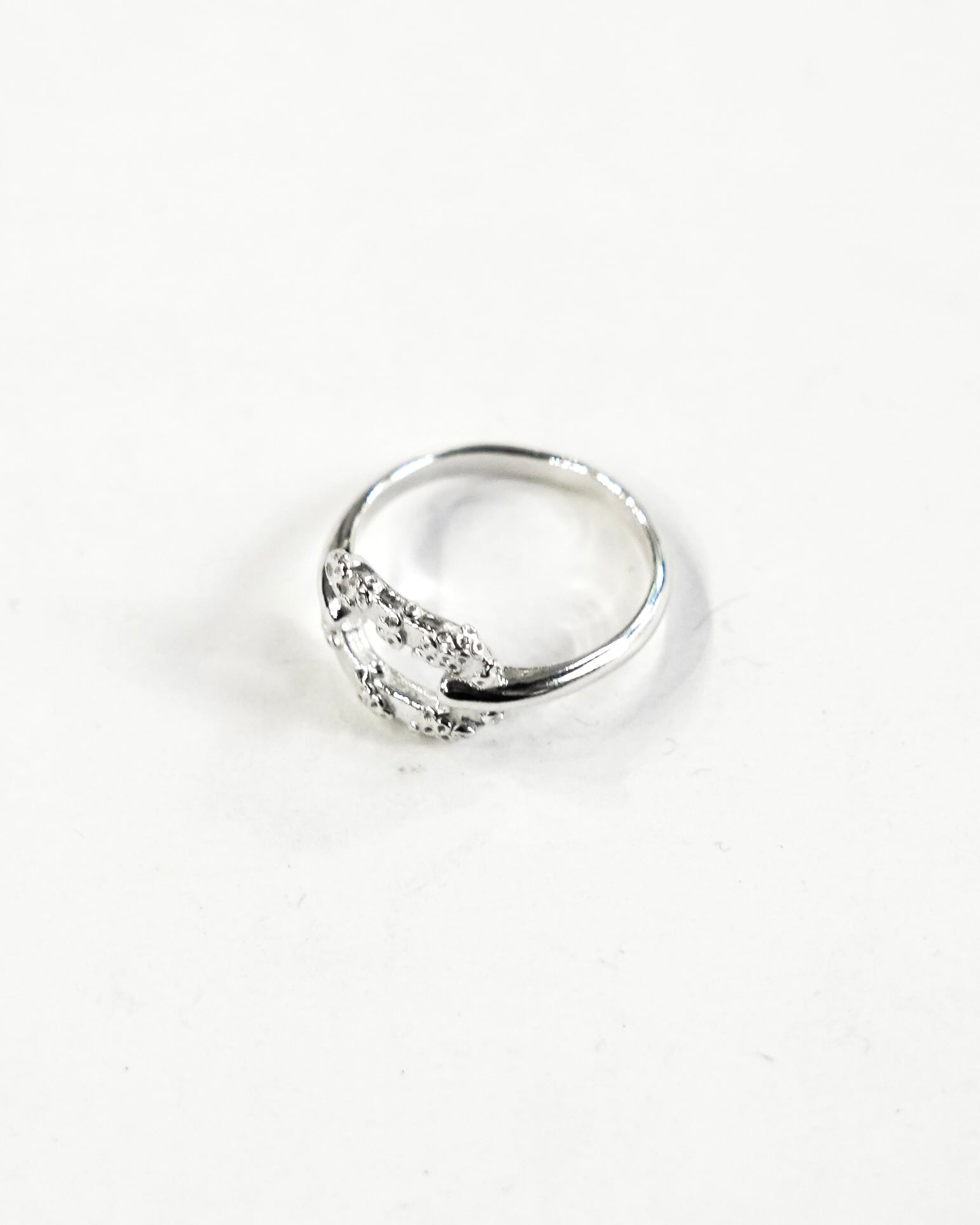 YOSTER Hole Ring | hypeofficial