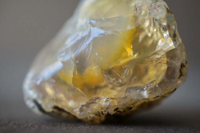 エッグ・イン・オパール Opal Egg 1082