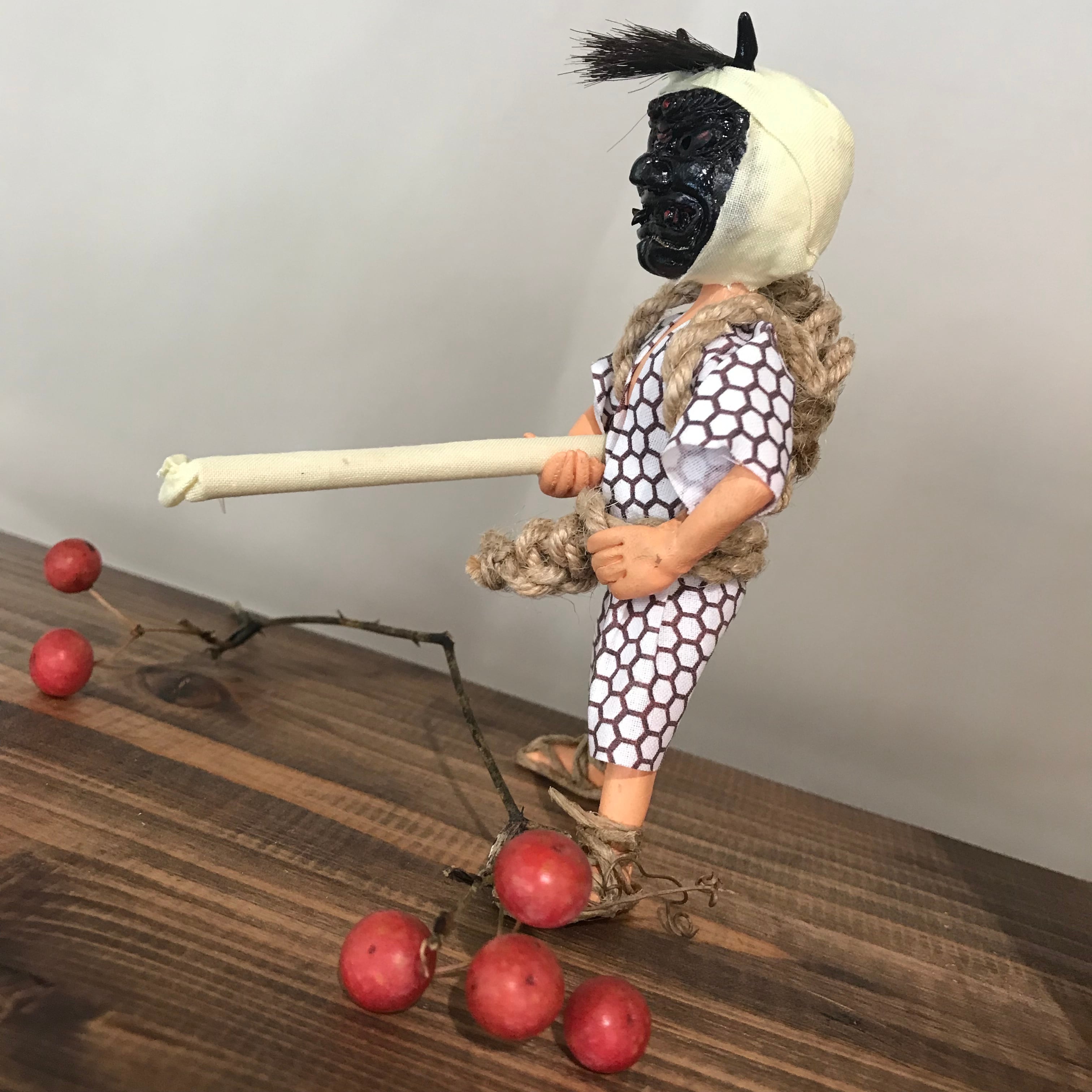 ヤブフィギュア(黒面、片手持ち)