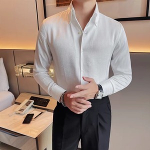 ハイエンドなビジネスカジュアルスタイルにピッタリのスリムシャツ　SH004