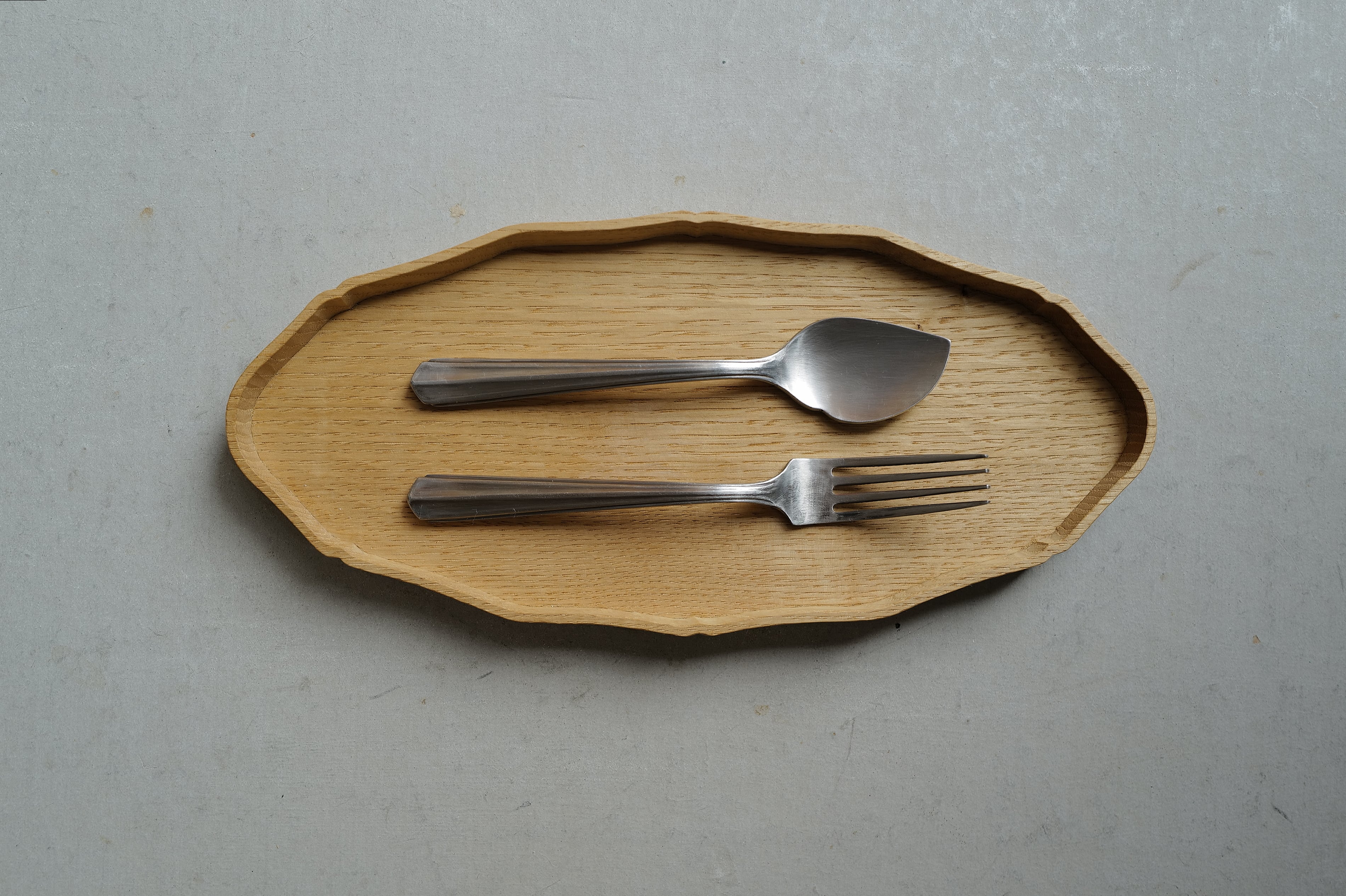 加藤良行 27.輪花オーバル平皿