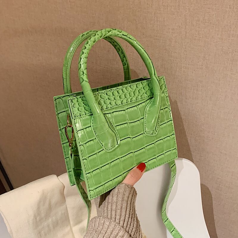 オータムウィンターレッド 秋物 冬物 スクウェア メッセンジャーバッグ 手作りハンドバック87635483250