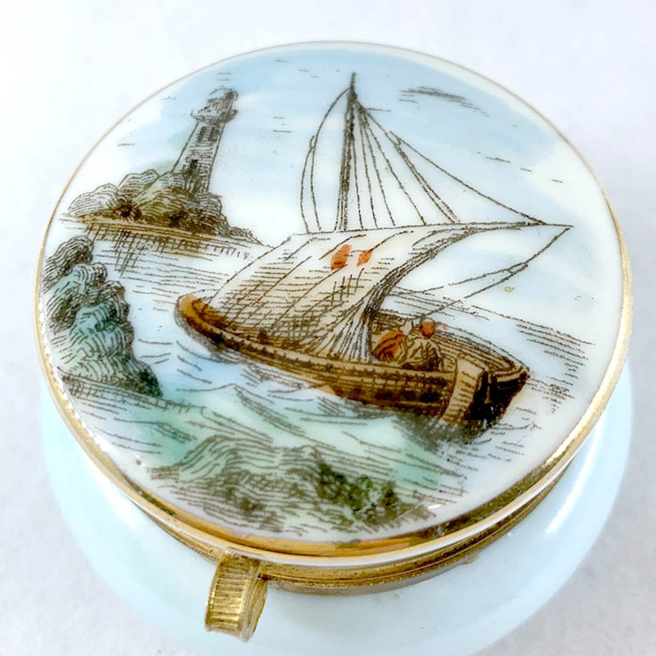 陶器の小物入れ　灯台と船　水色の入れ物　ミントブルー　 18otb15-4