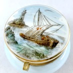 陶器の小物入れ　灯台と船　水色の入れ物　ミントブルー　 18otb15-4