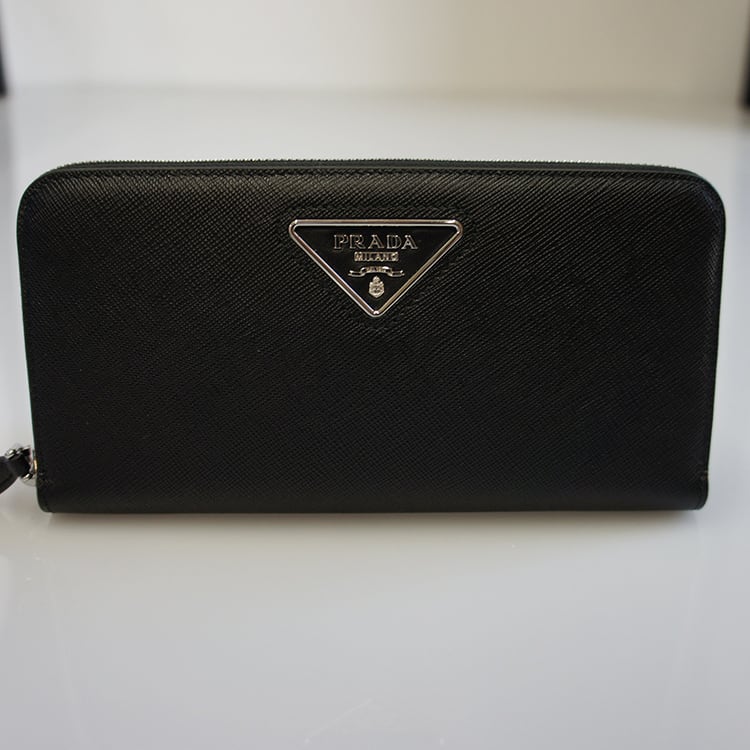 PRADA(プラダ）／ラウンドファスナー長財布 1ML506 参考価格￥91300