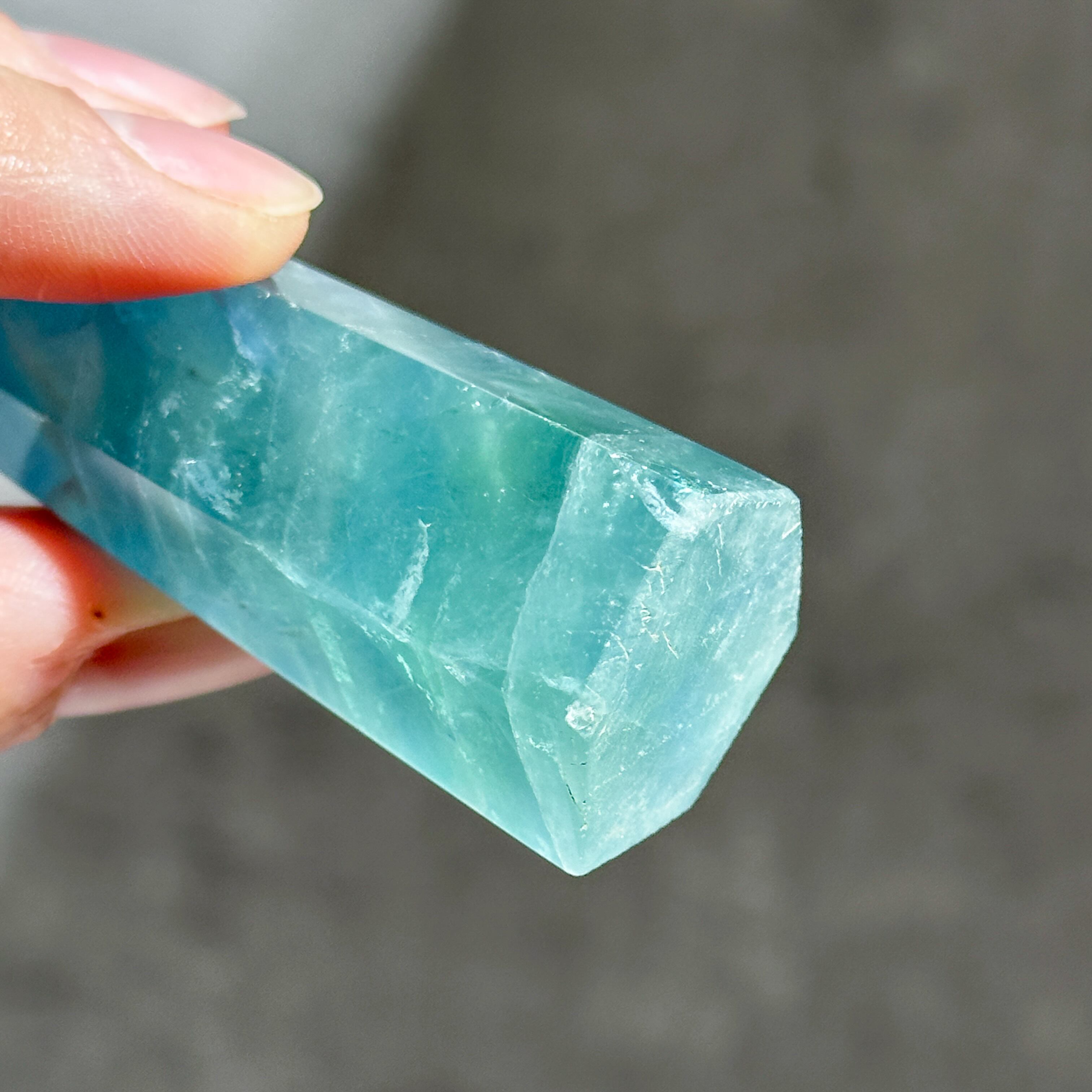 ブルー、グリーンフローライト タワー型24◇ Rainbow Fluorite