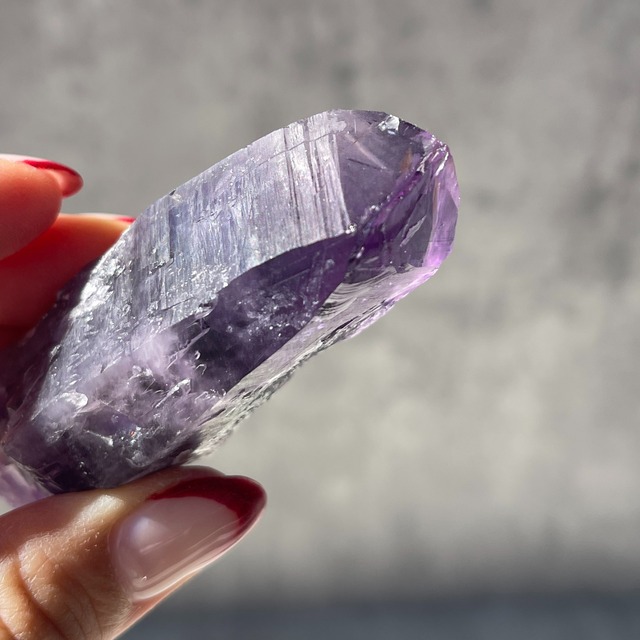 【ナイジェリア・チュチュクリフ産 アメジスト】tutu cliff ③ 鉱物 天然石 パワーストーン