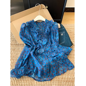blue polka dot flare sleeve blouse<t3242>