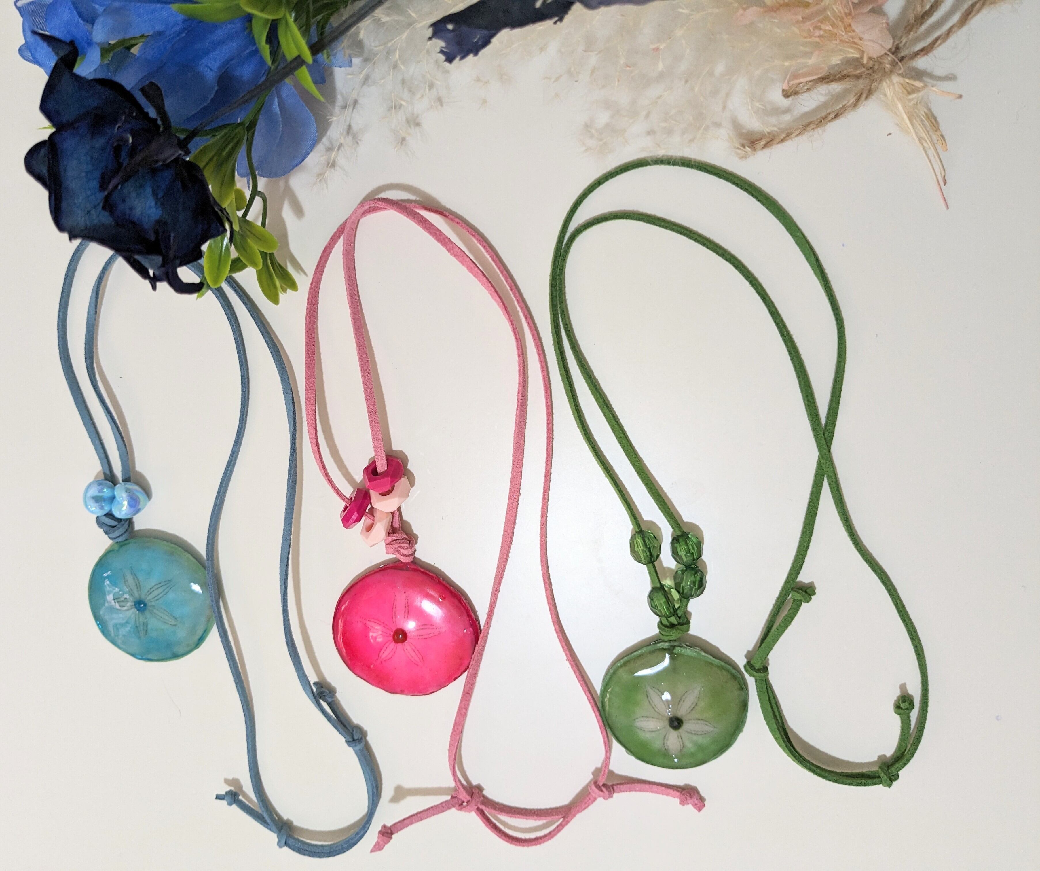 秋デザイン バラの花びら入り 猫ちゃんレジンヘアゴム