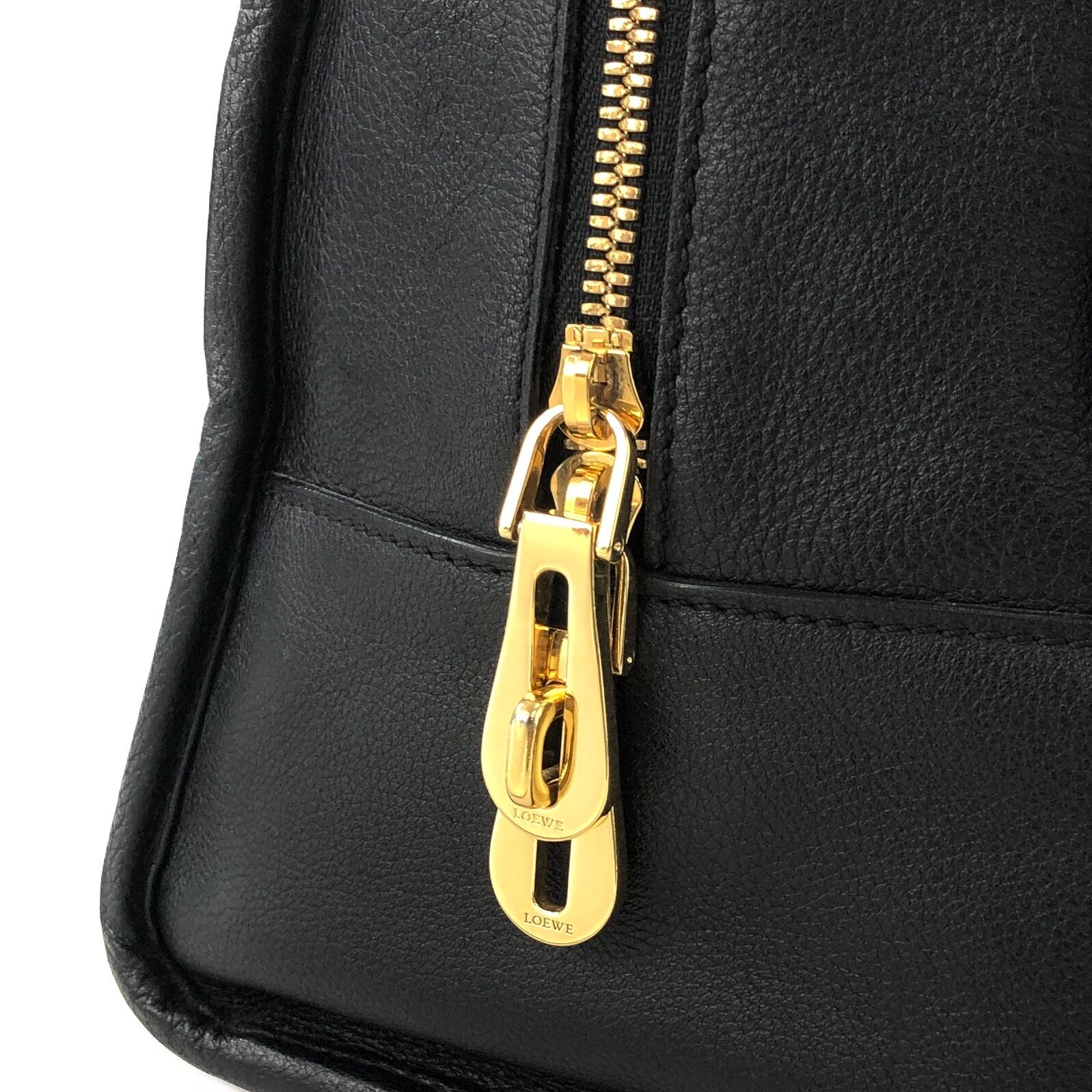 あき　ロエベ　アマソナ 36 ブラック　ゴールド　LOEWE LOEWE ロエベ アマソナ36 レザー ハンドバッグ ブラック vintage