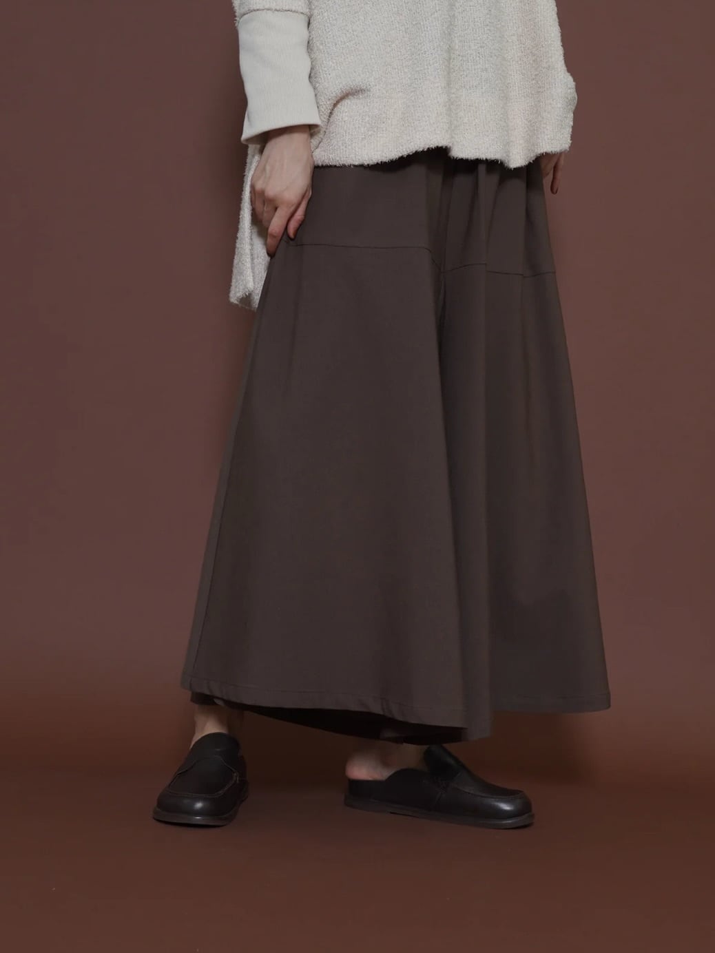 CYAN TOKYO / ラウンドヨークBIGガウチョパンツ | anouk