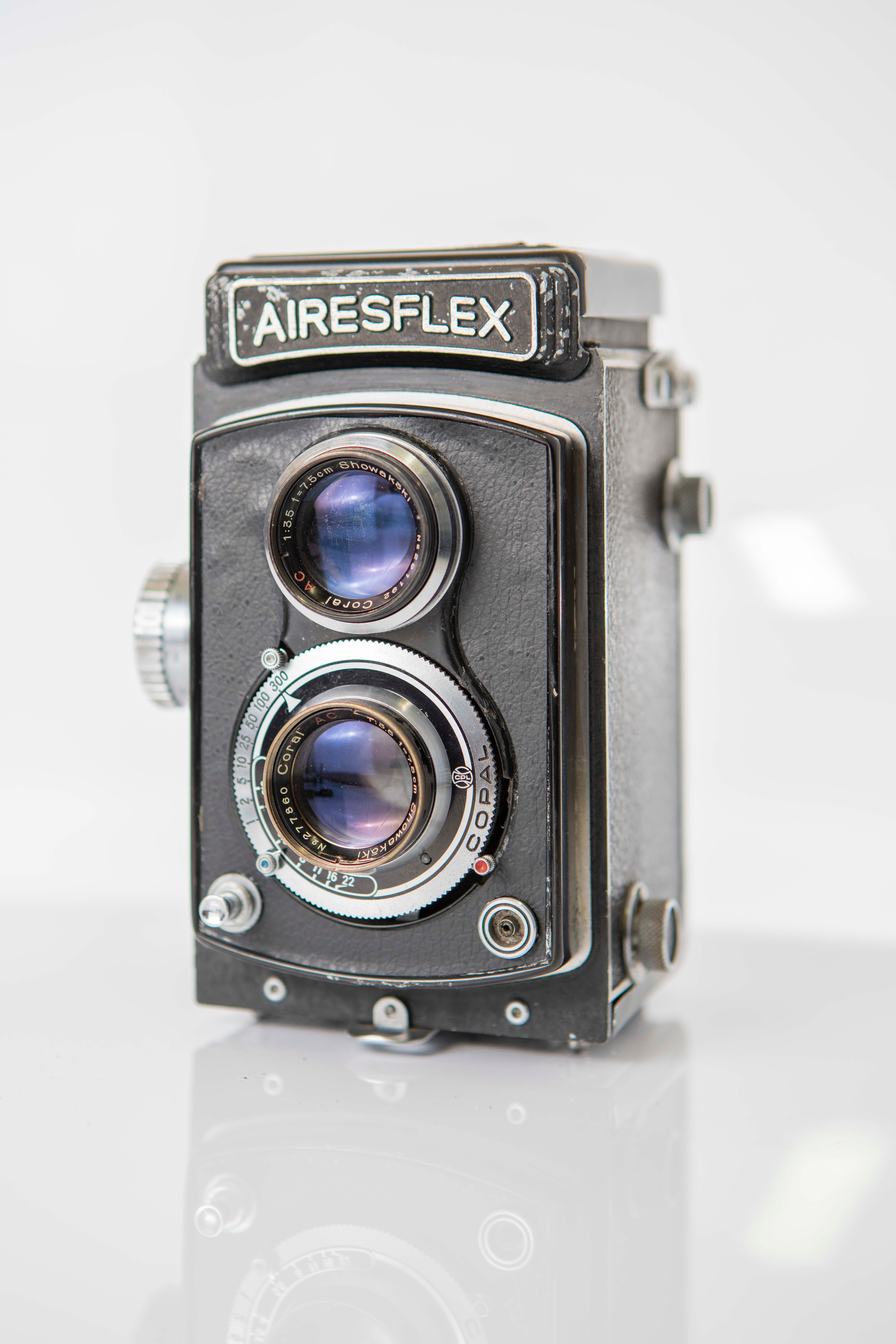 二眼レフカメラ AIRESFLEX アイレスフレックス Z型 『コーラル 二眼レフカメラ AIRESFLEX アイレスフレックス Z型 『コーラル