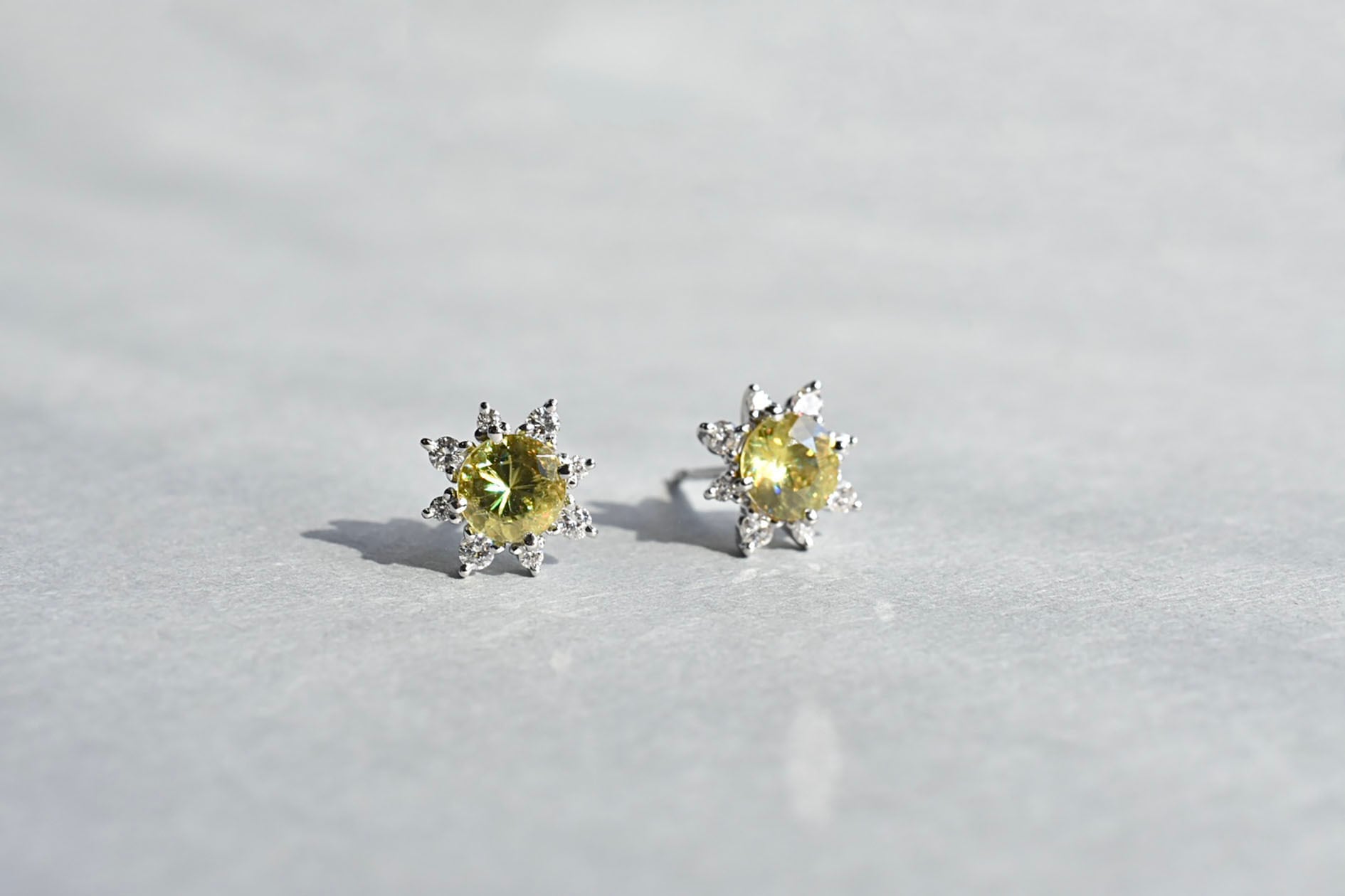 スフェーン ピアス 0.5ct , 0.5ct / Pt900 | Merak jewelry shop