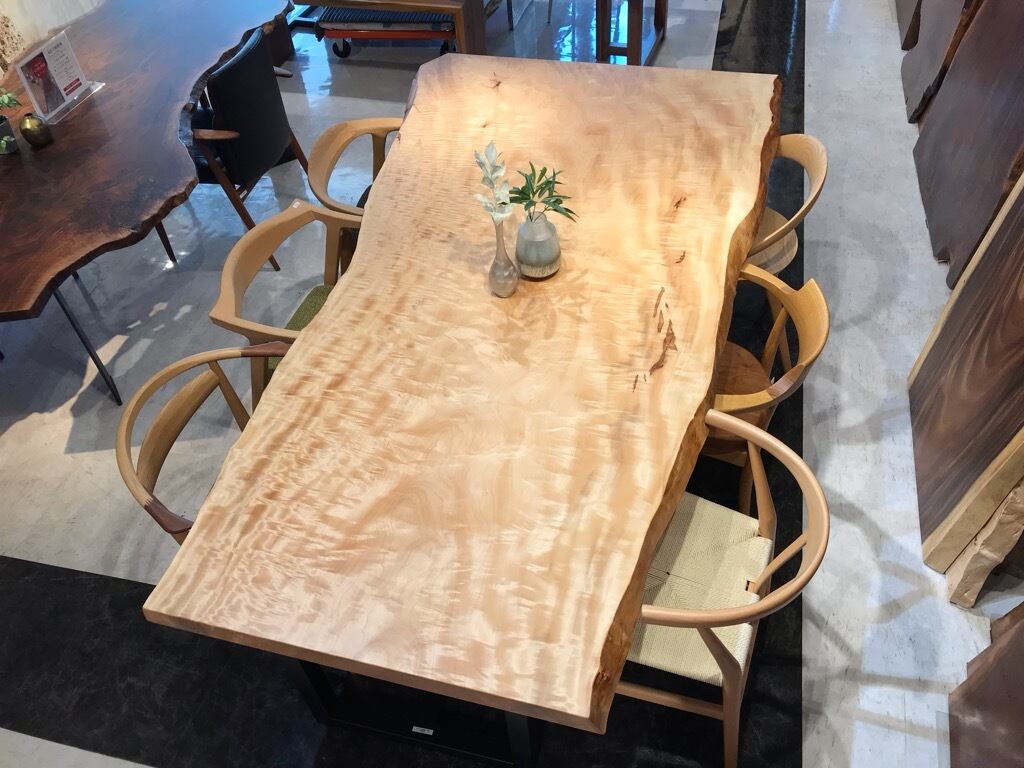 栃（トチ）_2300×1000-850-900×58_横浜元町店_テーブル天板/一枚板