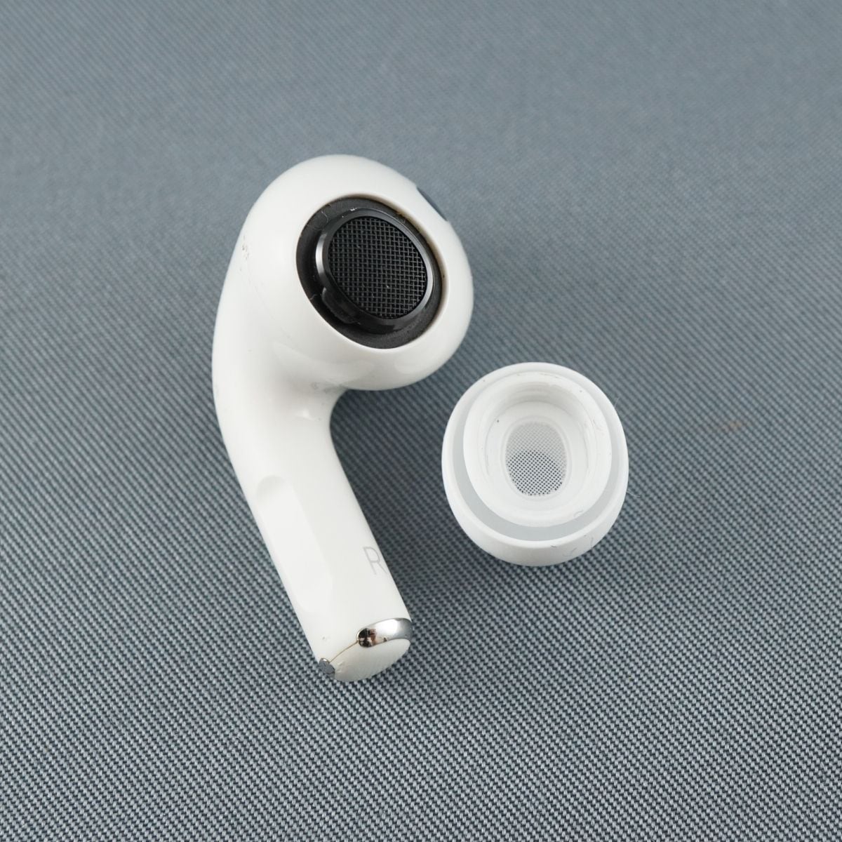 MWP22J/A】AirPods Pro イヤホン 右耳 のみ R片耳 - イヤフォン