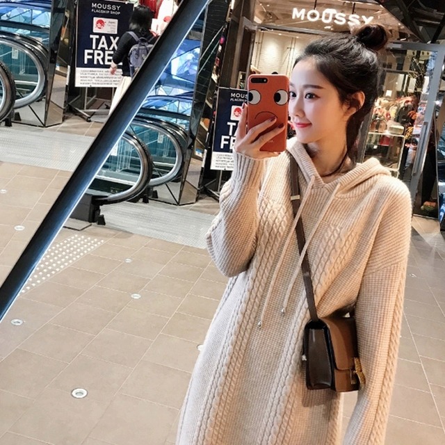 送料無料 ニットワンピース ニットドレス ケーブル編み ピンク ベージュ フード付き ひざ丈 長袖 ドロップショルダー 秋 冬 フェミニン 大人カジュアル 韓国 オルチャン Sarubia パーティードレス ワンピース専門店