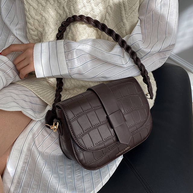 スタイルオータムウィンターレッド 秋物 冬物 スクウェア メッセンジャーバッグ 手作りハンドバック26749139533