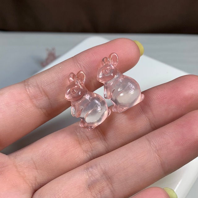 7.超透明☆モザンビーク産ローズクォーツ・うさぎさん