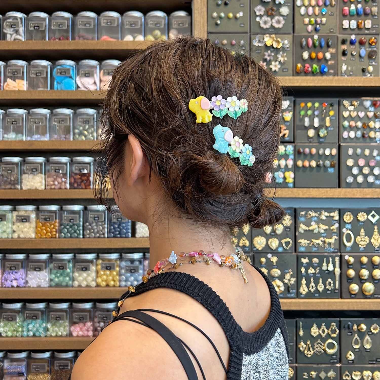 レトロな子犬とお花のカラフルバレッタ | Dua-アクセサリーパーツショップ