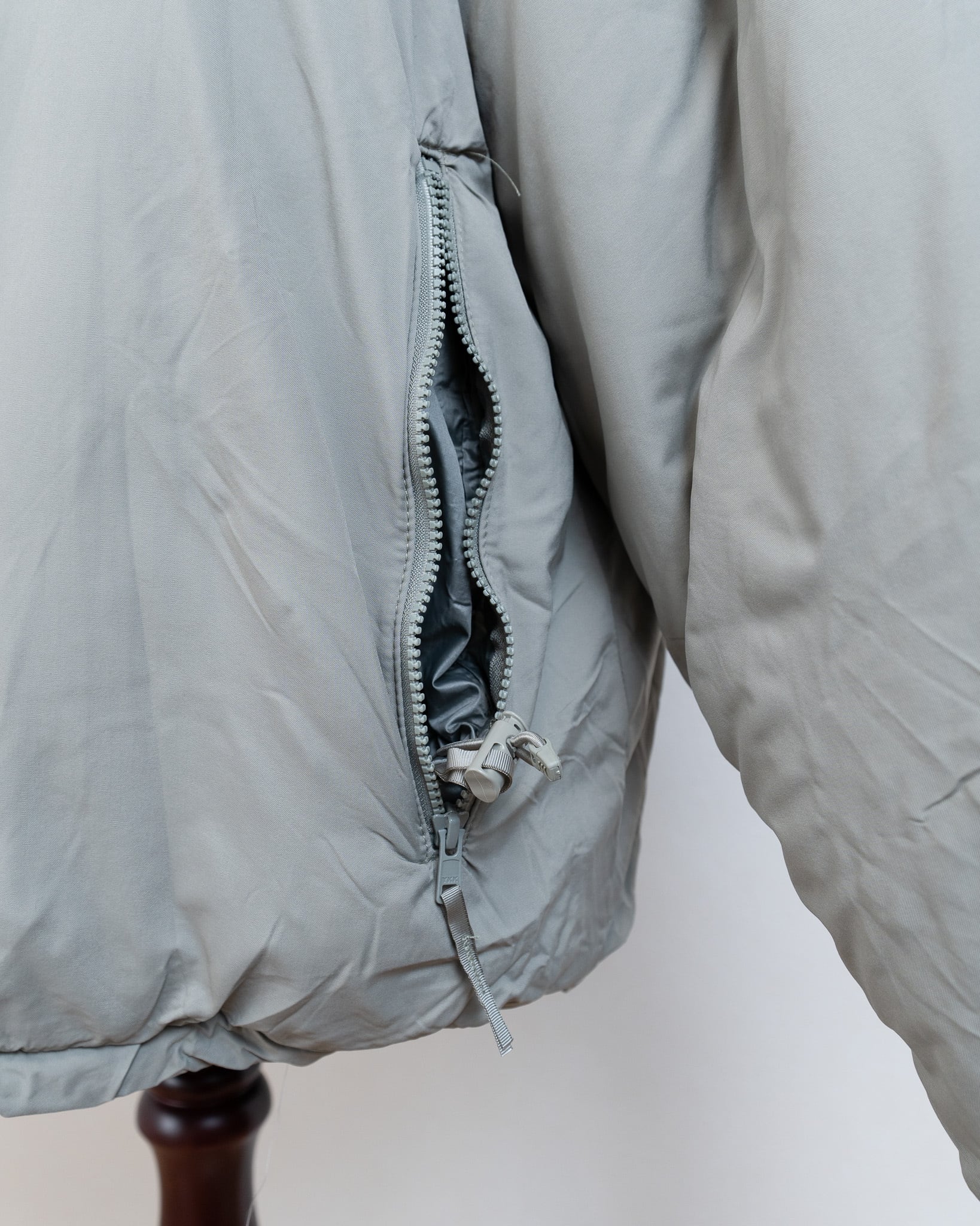 DEADSTOCK】U.S.Army APCU ECWCS Gen3 Level7 Parka ”L-R