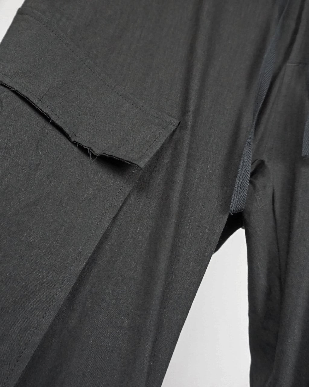 25SS[PRE] ご予約限定品 / FLARED LINEN CARGO PANTS / BLK | ASKYY
