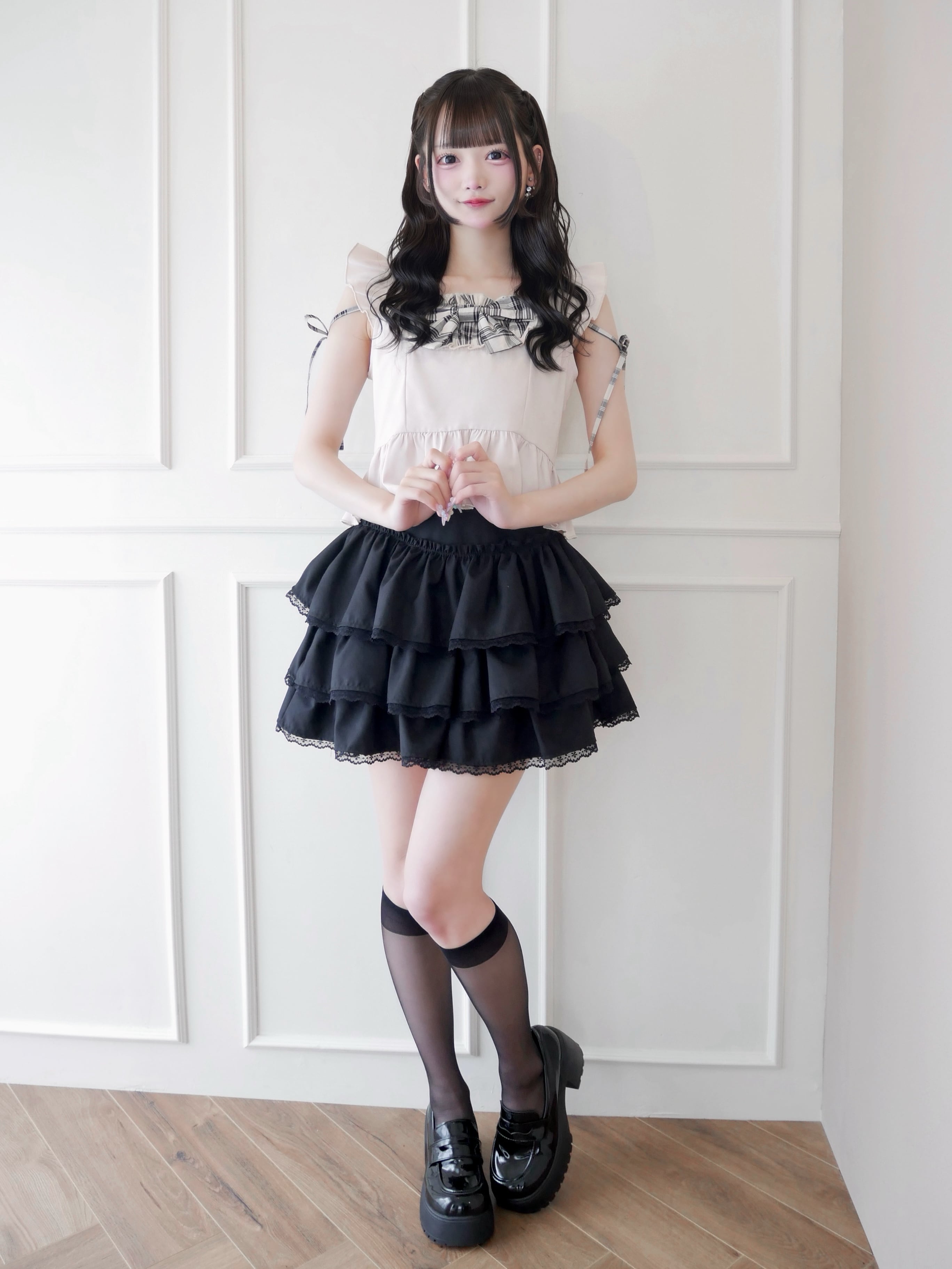 frill ribbon blouse