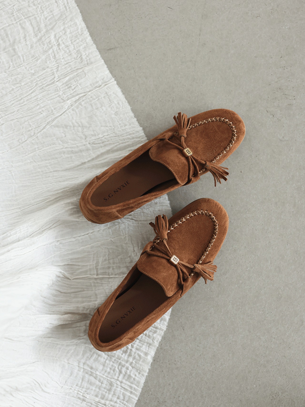 Bouclé Suede Tassel Loafers F0834