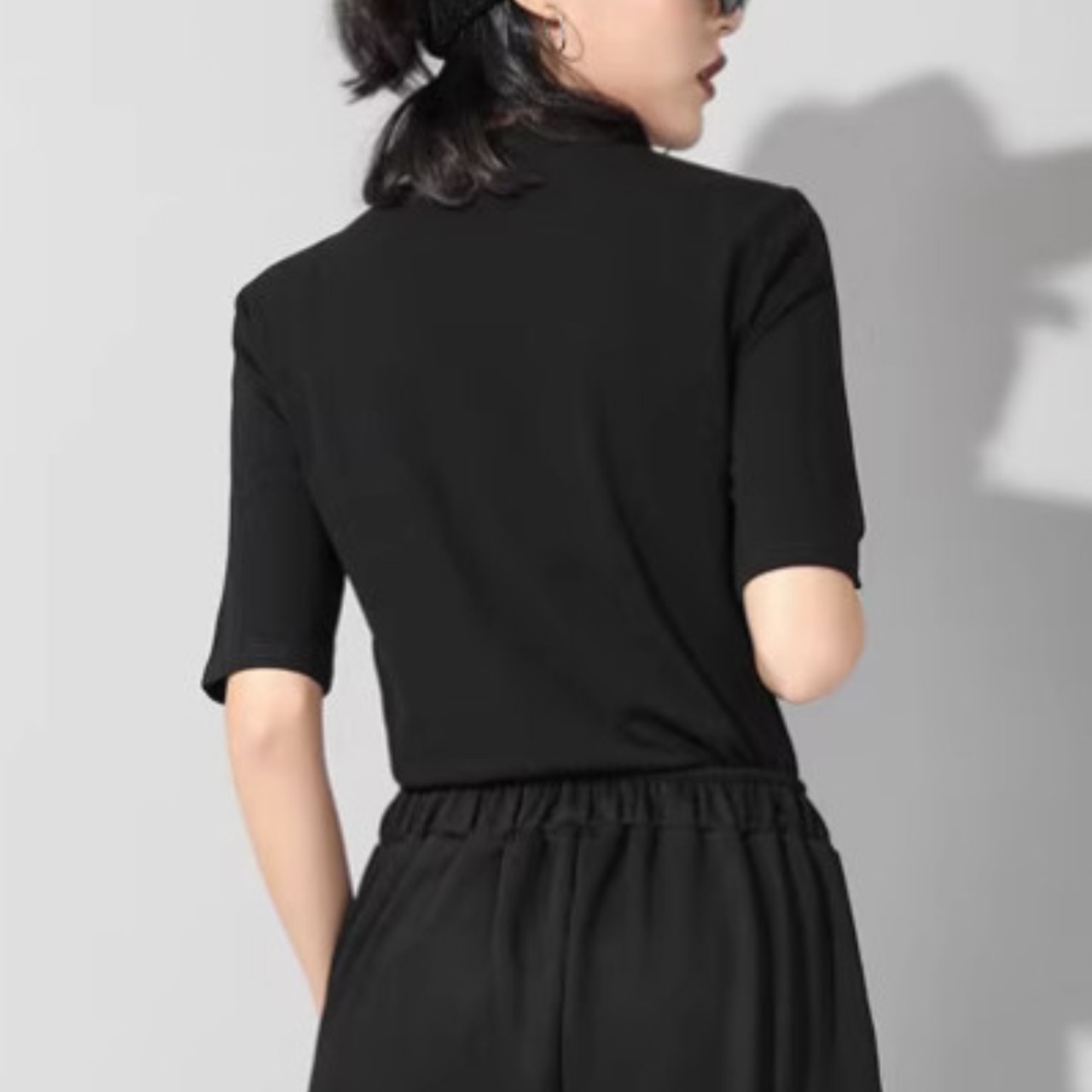 Mid-sleeve slim-fit letter t-shirt (ME430)