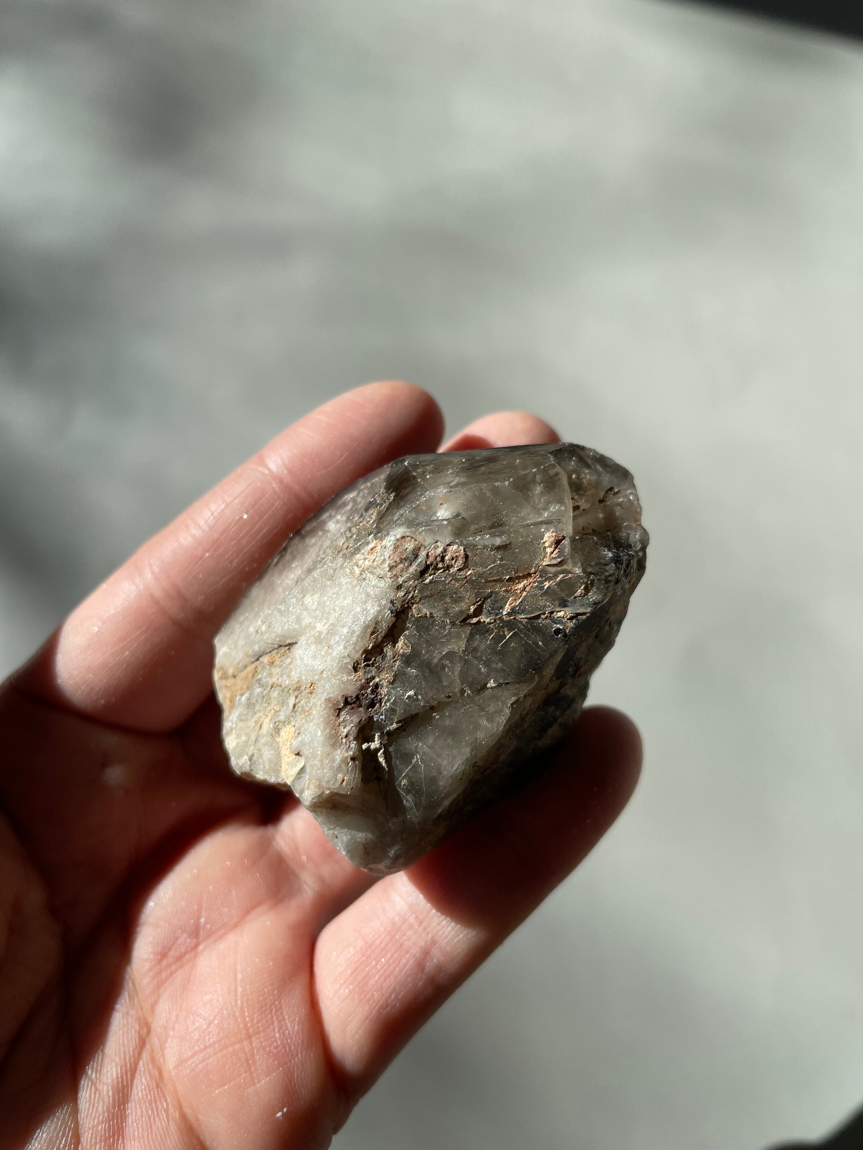 パキスタン　ギルギット　スカルドゥ産　スモーキークォーツ