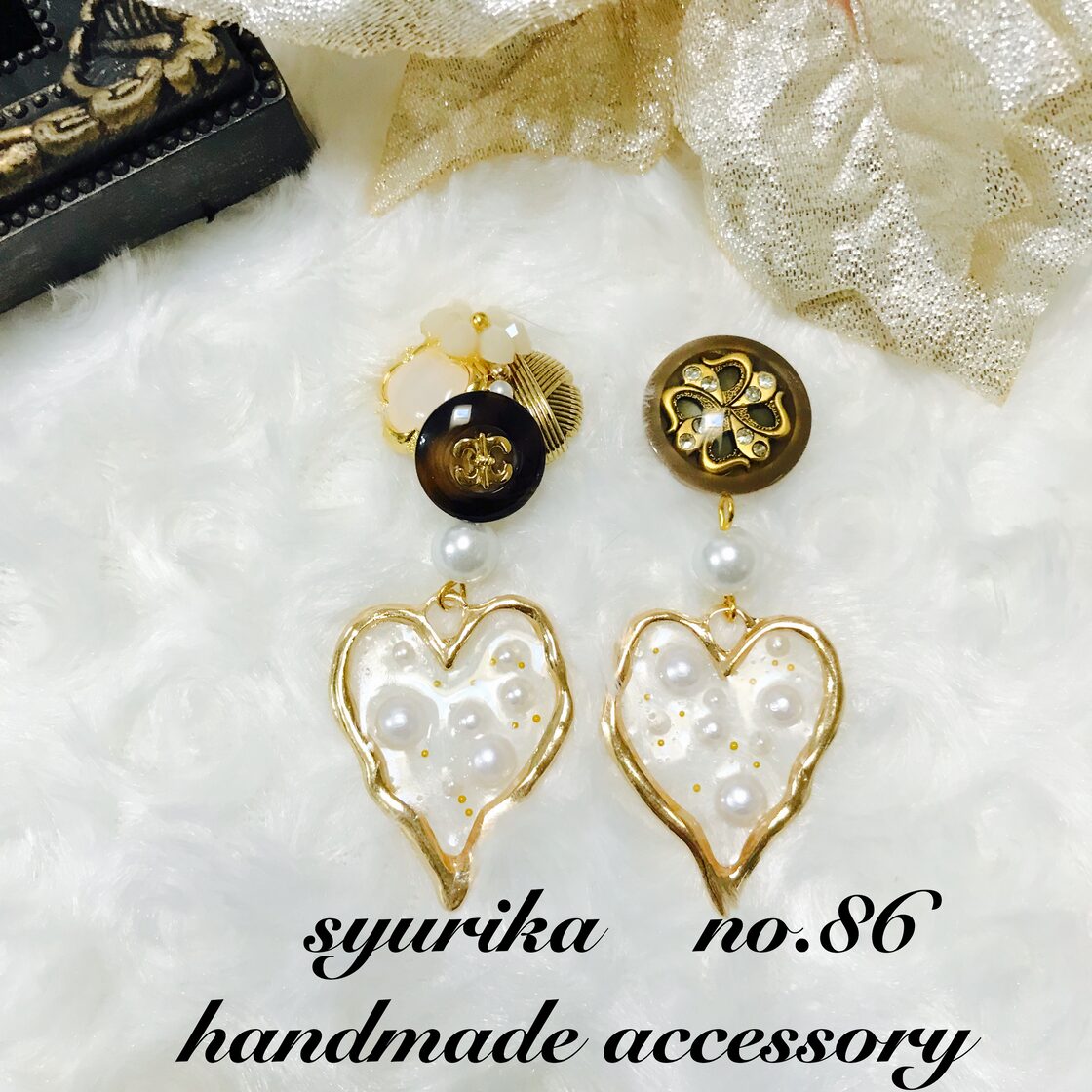 no.86】アンティークボタン アシンメトリーピアス | Pay ID