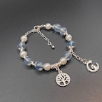クリアブルー×ホワイトの大人かわいいブレスレット(No.15)