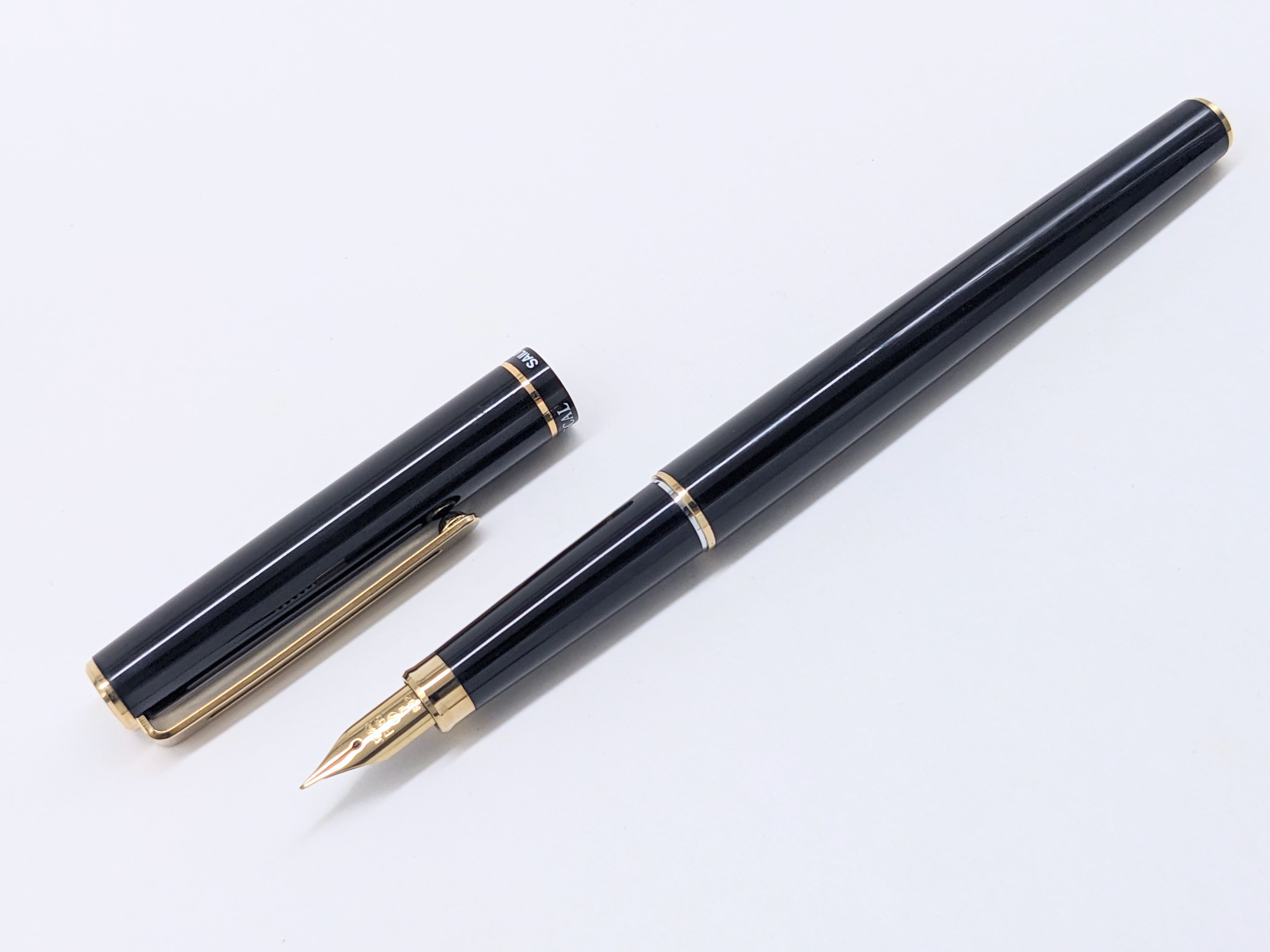 セーラー万年筆 プロフェッショナルギア インペリアルブラック 中字 21K 美品 セーラー(SAILOR) 万年筆プロフェッショナルギア インペリアル