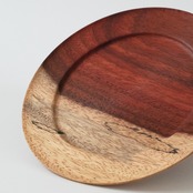 特別なリム皿｜比類なき深紅の器｜パドック