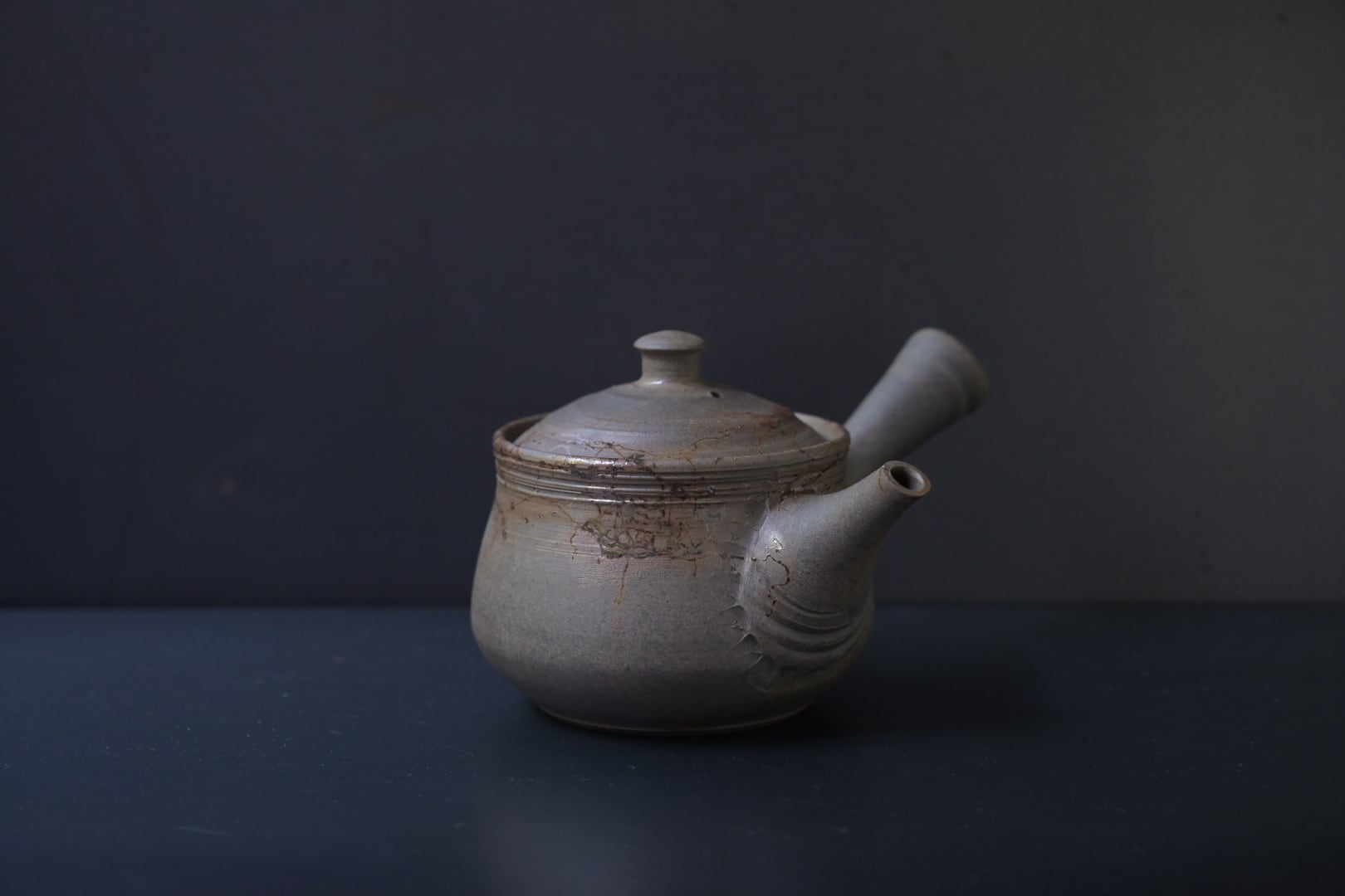 谷川仁 炭化藻がけ茶注 | 鎌倉倶楽部 茶寮