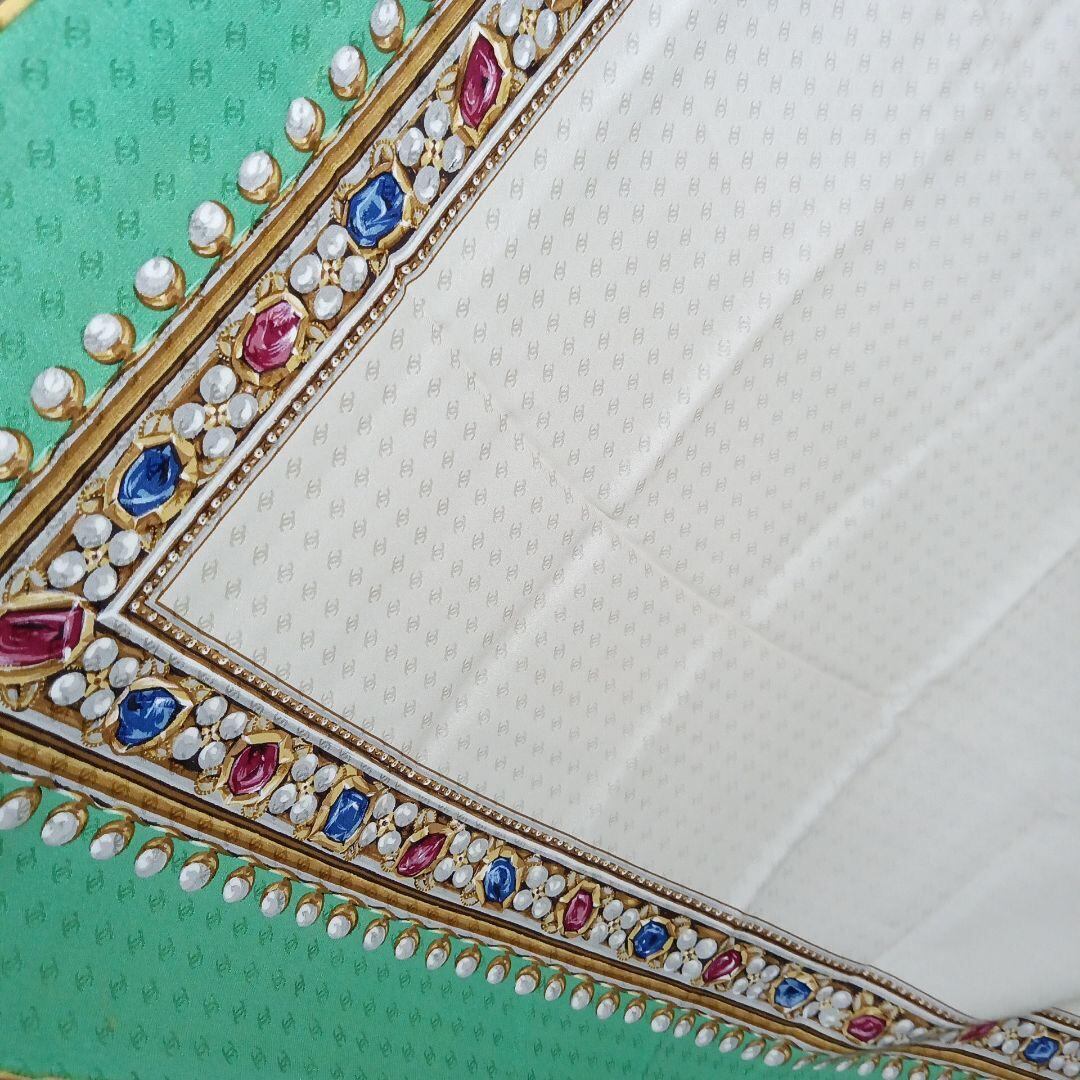 す32超美品 シャネル スカーフ 最高級シルク100 ココマーク 総柄 宝石