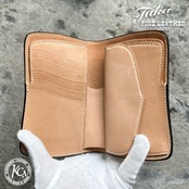 KC,s × タカファインレザー ロングビルフォールド 外革カービング