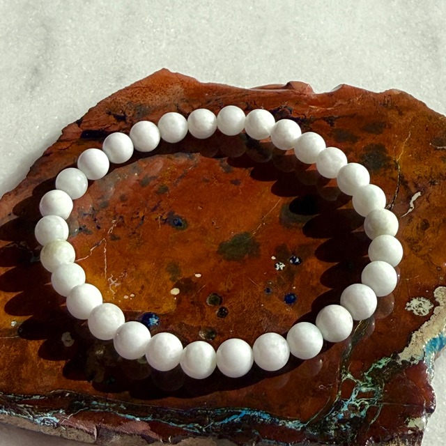 【希少・美石】糸魚川産　翡翠　「月白」　6.5ｍｍ　ブレスレット （要サイズ確認）（産地証明書つき） 　6111