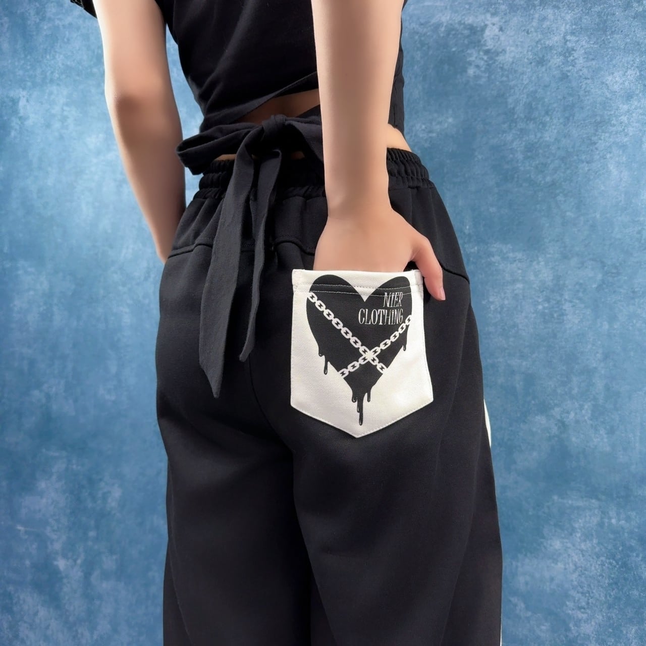 SIDE ZIP SLIT BLACK WIDE PANTS【CHAIN HEART】 | NIER CLOTHING
