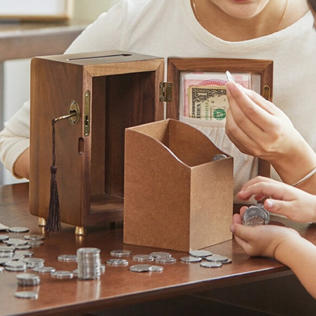 木の貯金箱 貯金箱 コインケース 木製箱 木工彫刻 小銭入れ 子どもの日 大容量 鍵あり 入学祝い 記念日