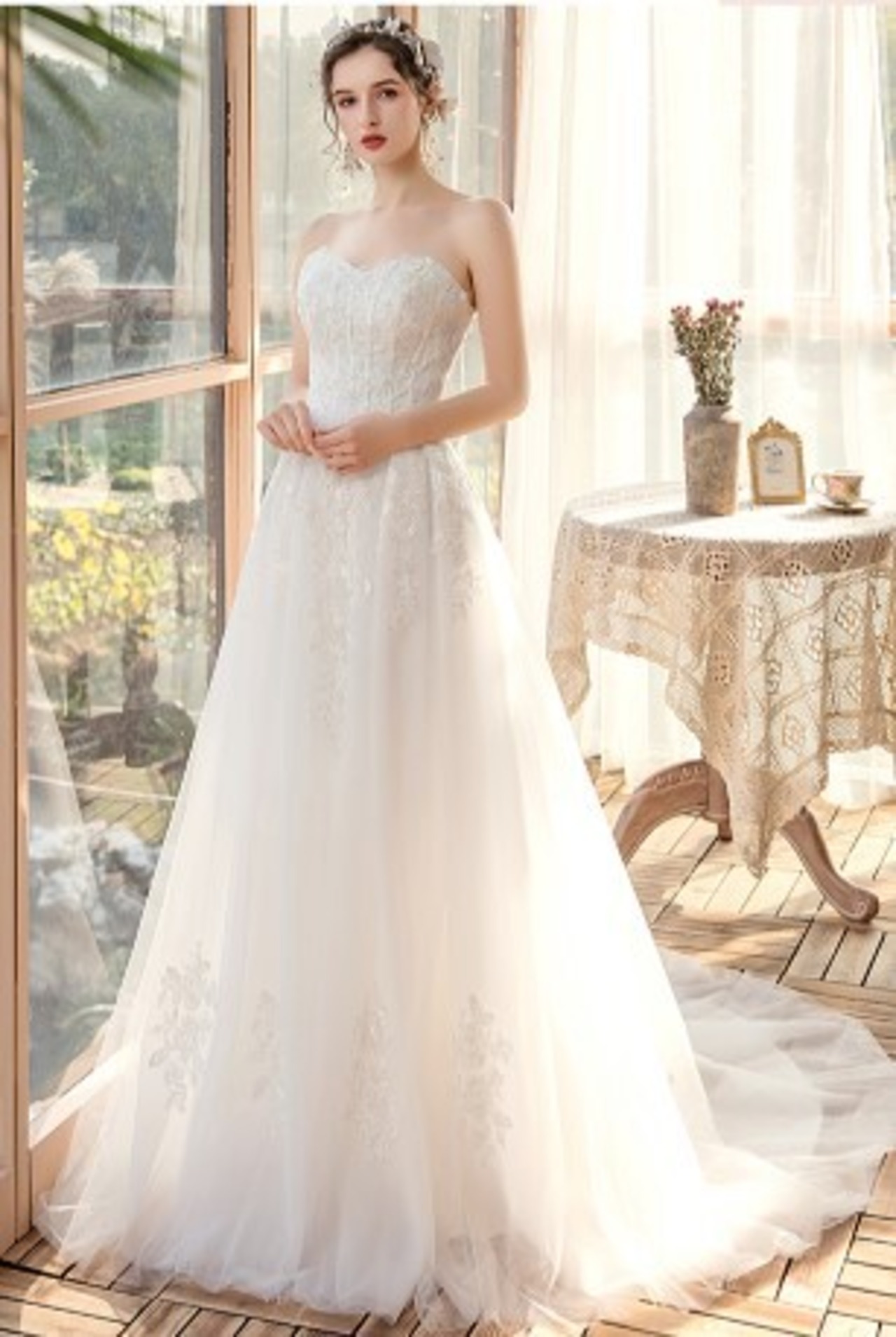 高品質！ ウエディングドレス ミニトレーン/短トレーン ベアトップ  